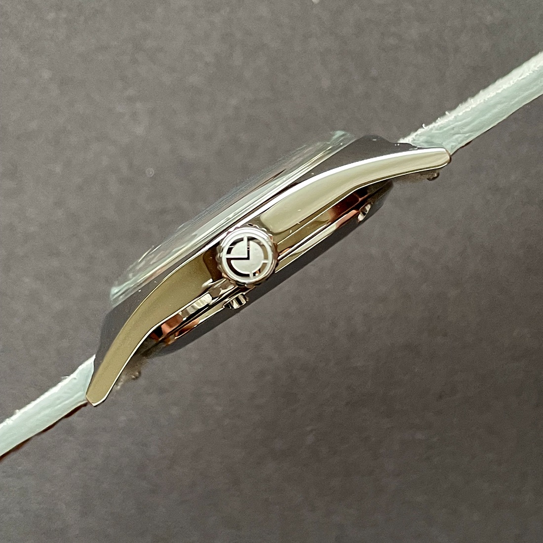 Merkur Horloge Zalm Wijzerplaa - Vintage Watch Collecting recensie en prijs